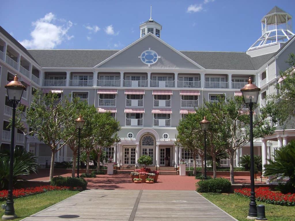 Top Pros & Cons for Staying at Yacht Club Resort at Walt Disney World