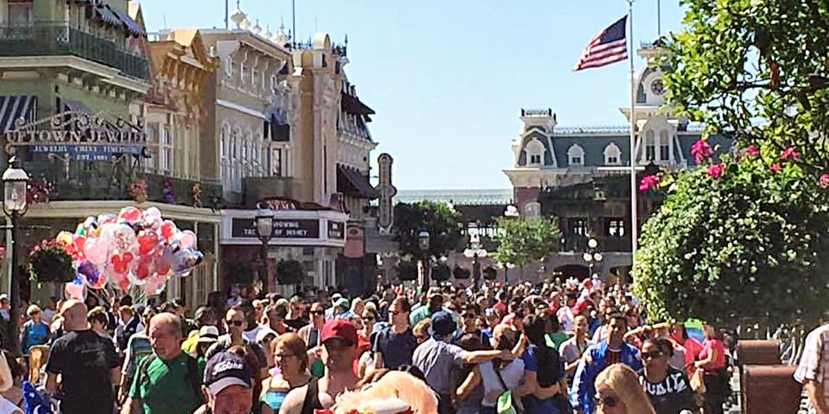 Disney crowds
