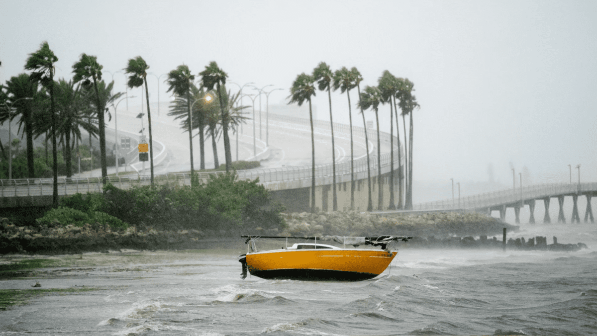 hurricane ian arrives