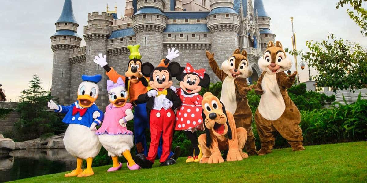 Mickey Mouse Minnie Mouse And Friends Debut Brand New Outfits