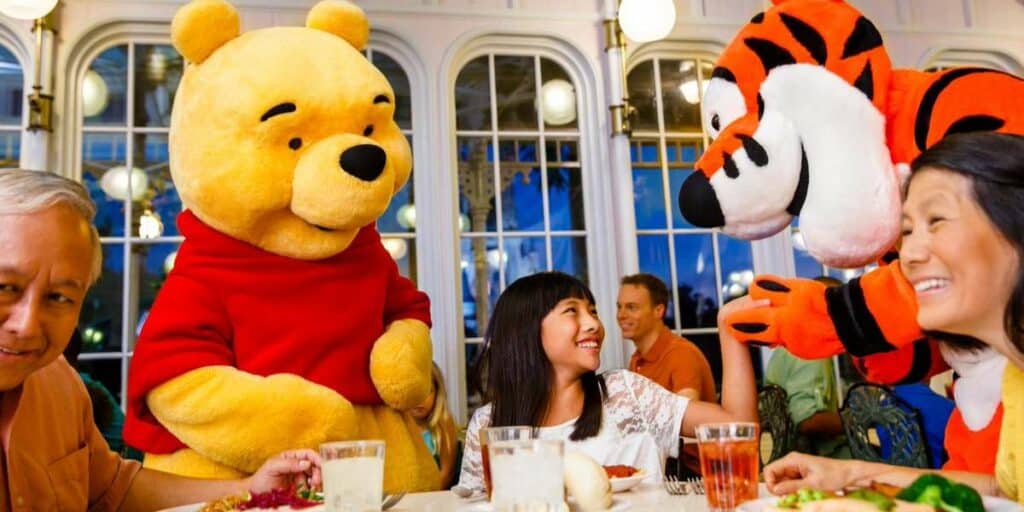 winnie the pooh tigger crystal palace walt disney world meet and greet dining