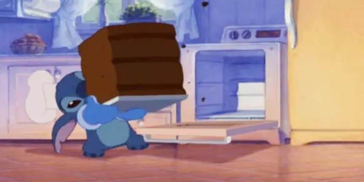 Stitch holding cake