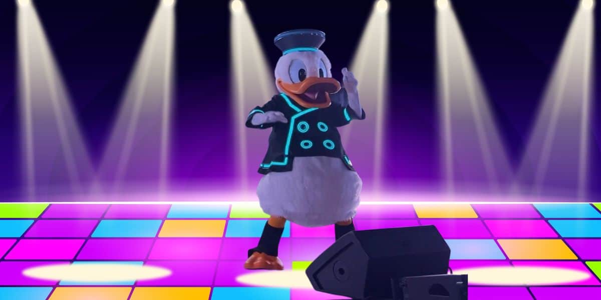 Donald Duck dance battle