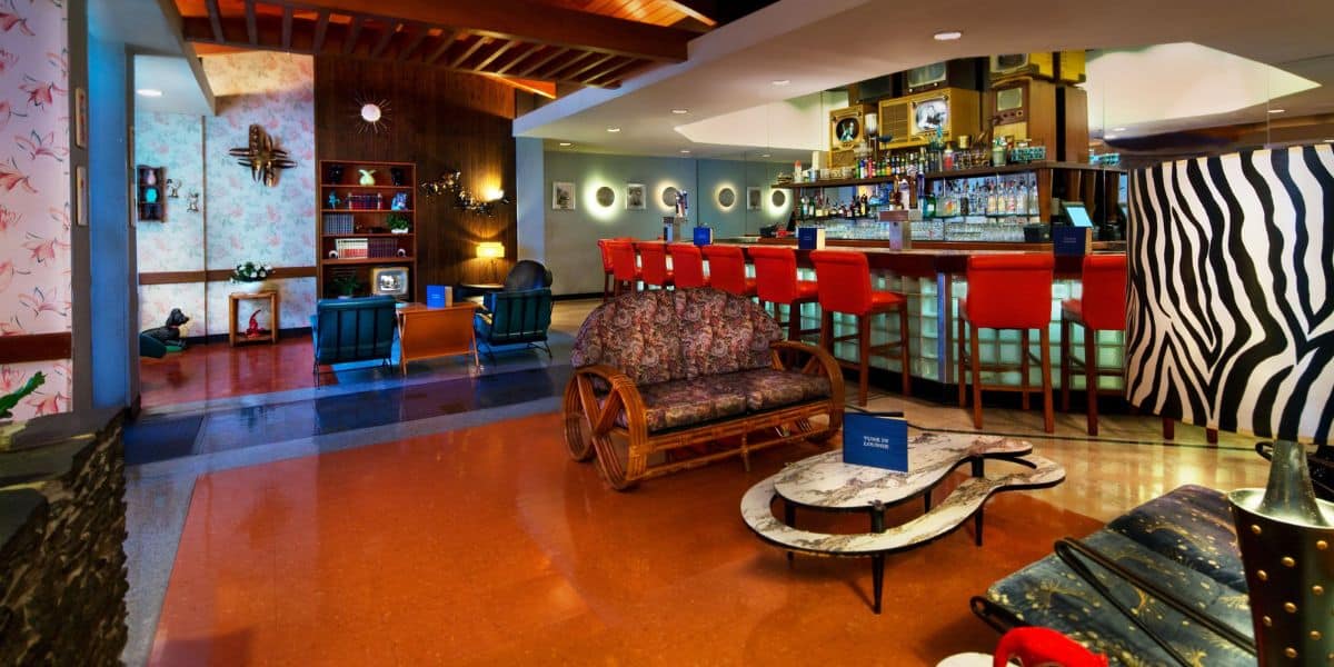 Tune-In Lounge