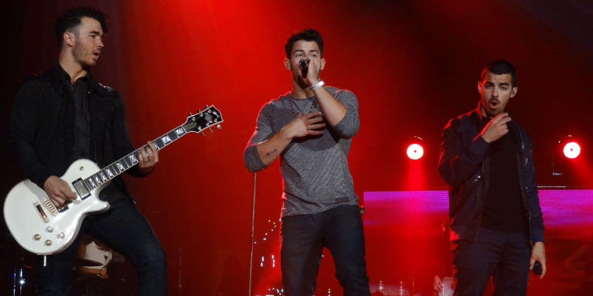 nick jonas jonas brother falls on stage of jonas brothers concert camp rock star priyanka choprs husband joe jonas kevin jonas songwriter