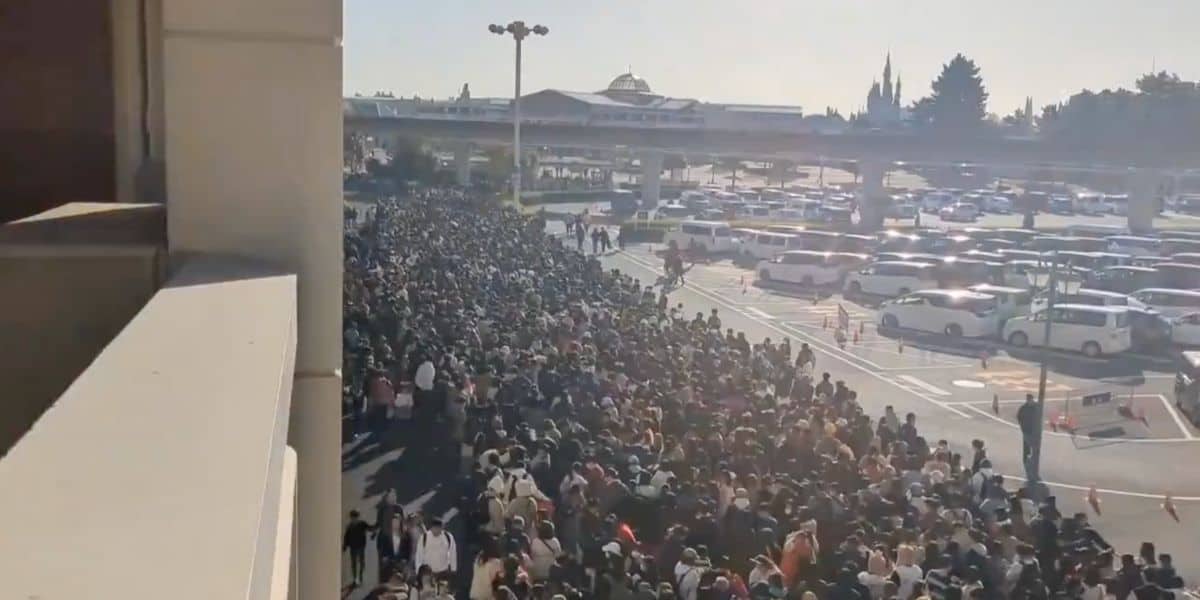 Tokyo Disney Crowds
