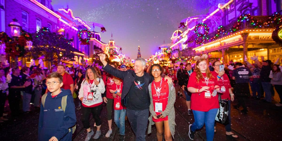 walk on main street at disney world