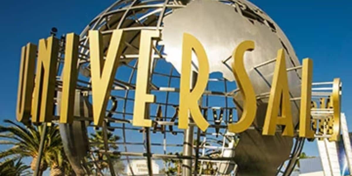Universal Studios Hollywood globe