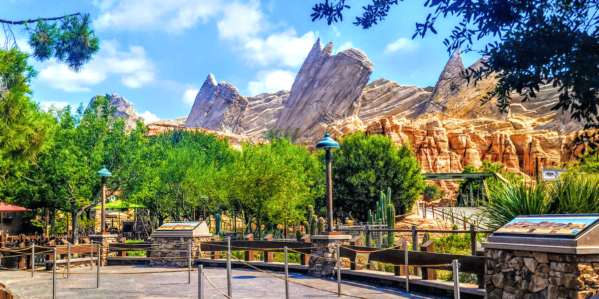 disneyland radiator springs racers