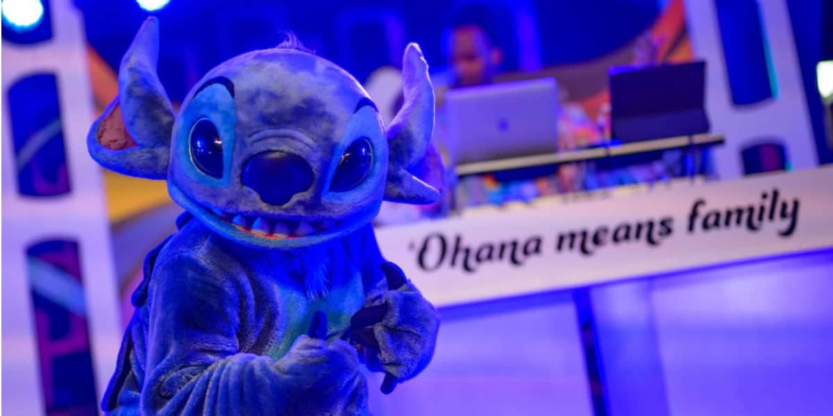 Stitch at meet and greet in disney theme park