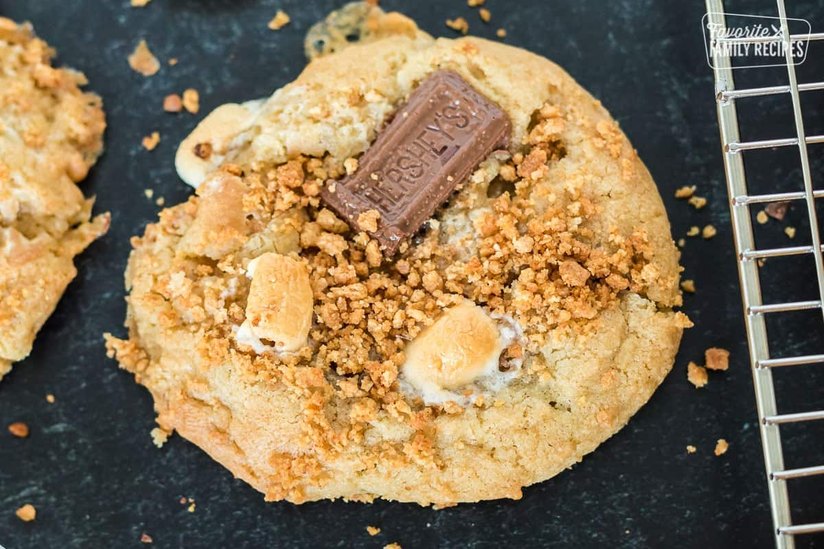 A close up side view of a s'mores cookie.