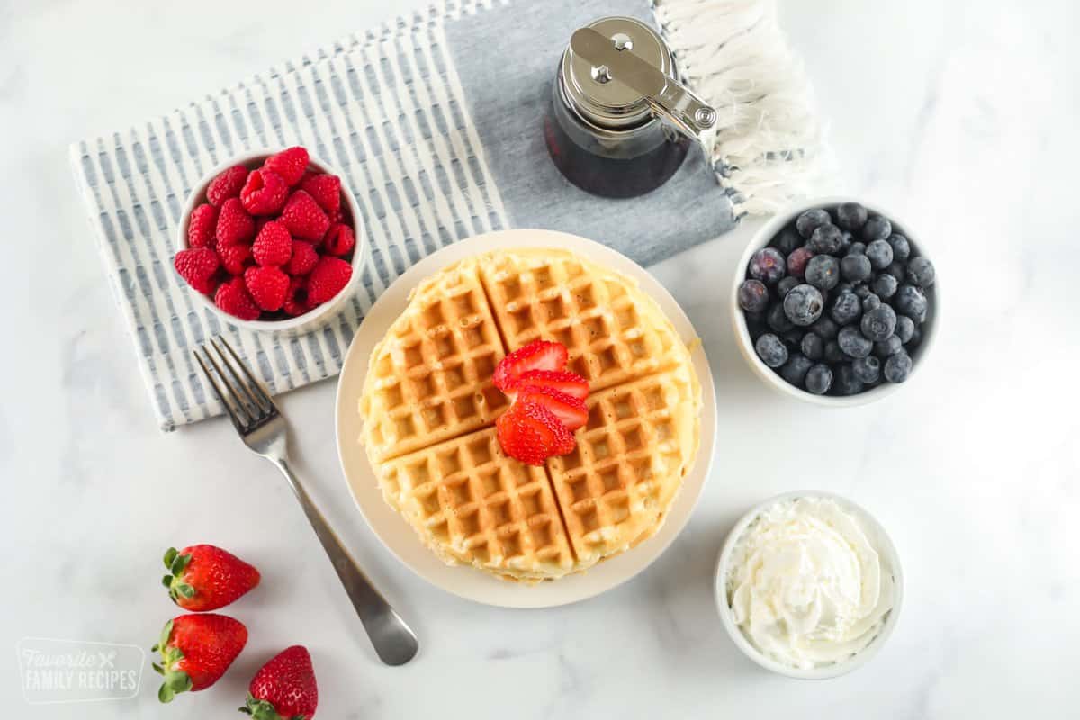 Easy-to-make waffles with breakfast setting.