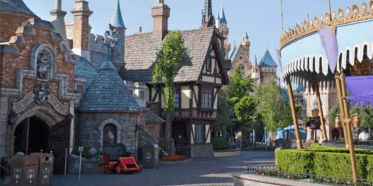 Disney Park Ride