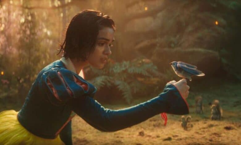 Rachel Zegler as Snow White with a bird