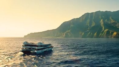 The ferry heading to Isla Nublar in 'Jurassic World'
