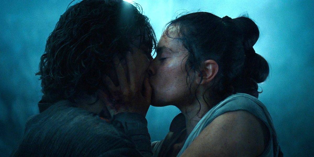Ben Solo and Rey kissing in 'The Rise of Skywalker'