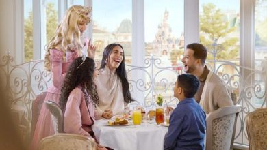 Guests guest meet Aurora while dining at Disneyland Hotel