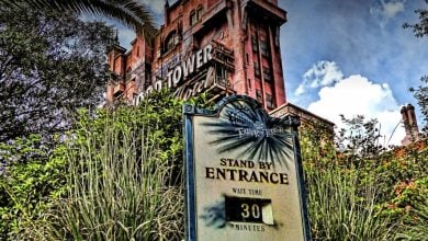 Tower of Terror entrance sign displays a 30-minute wait.
