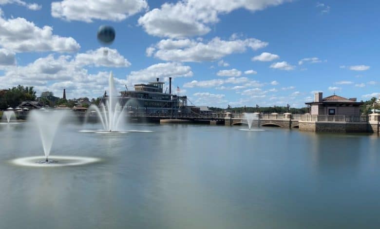 A lagoon at Disney Springs. Aerophile is visible in the background.