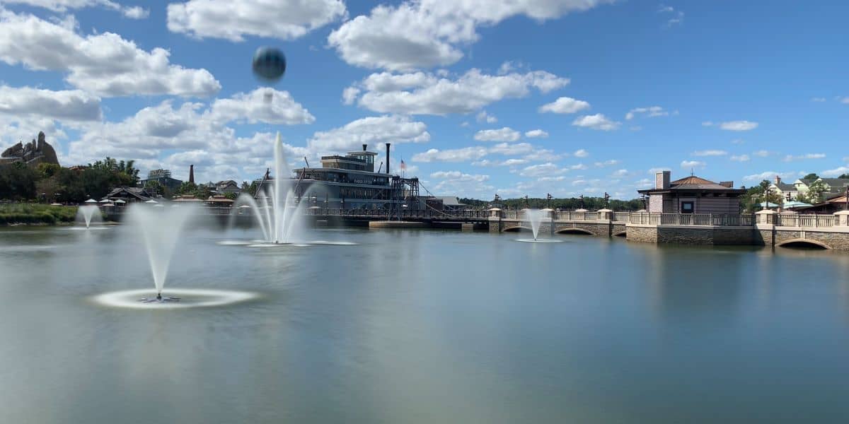 A lagoon at Disney Springs. Aerophile is visible in the background.