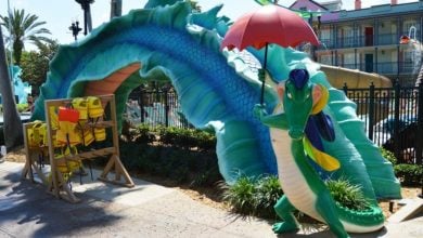 An alligator statue at the entrance to Disney's Port Orleans Resort - French Quarter