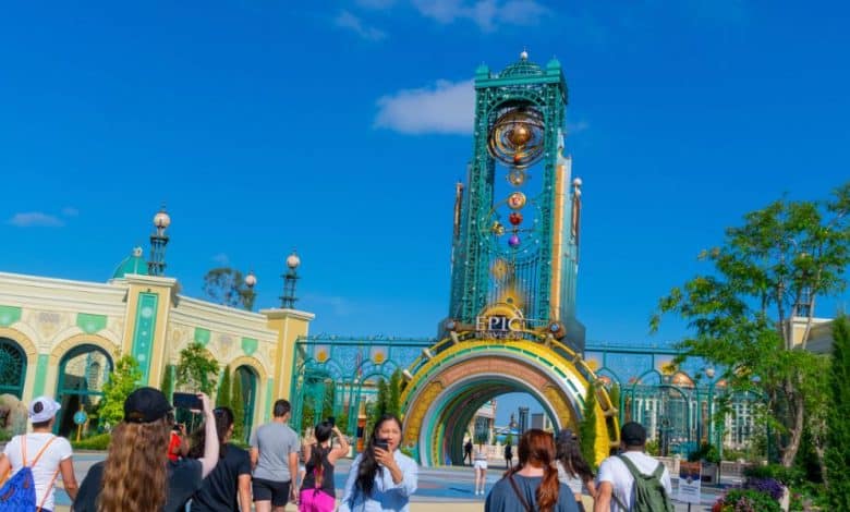 Universal guests approach the entrance to Epic Universe. Universal expansion vs Disney