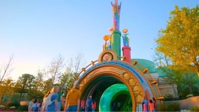 Universal guests approaching SUPER NINTENDO WORLD portal in Epic Universe