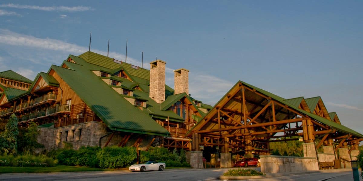 the outside of Disney's Wilderness Lodge