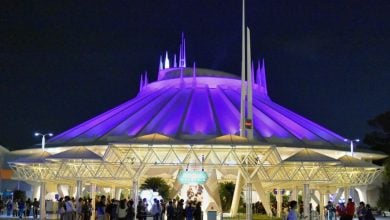 space mountain in tokyo disneyland