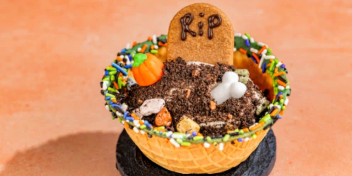 Boneyard Cookies and Scream Sundae at Disney World for Halloween