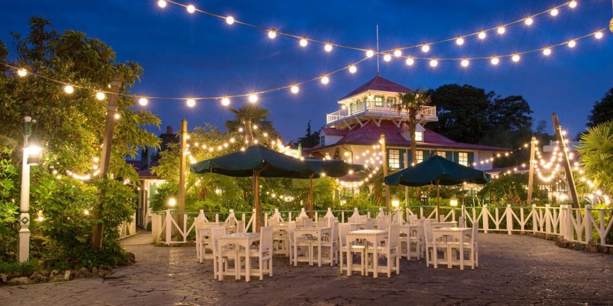 Outdoor seating at Colonel Hathi's