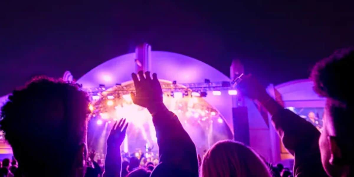 fans at rock the universe event in universal studios florida