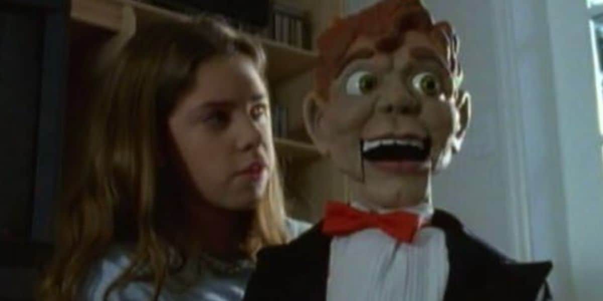 Slappy the Dummy with young girl in 'Goosebumps' episode, 'Night of the Living Dummy'