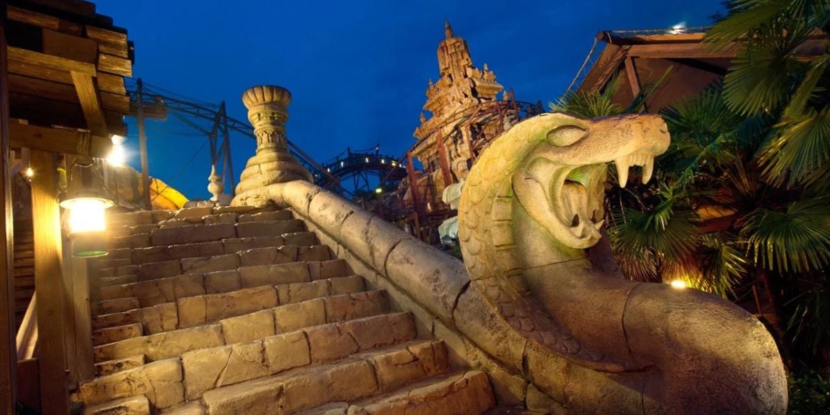 Cobra statue flanking the stone staircase at Indiana Jones and the Temple of Peril in Disneyland Paris.